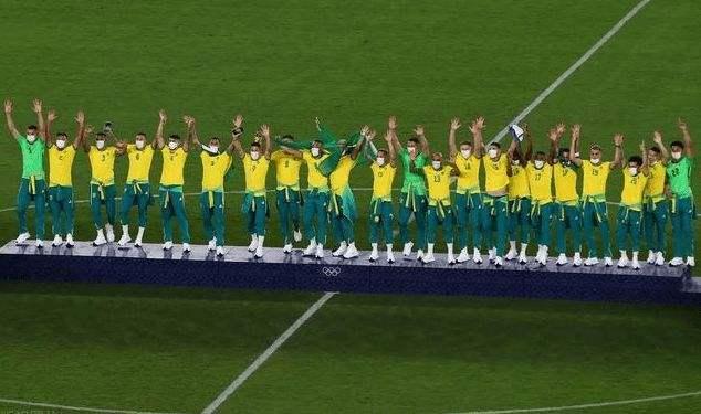 18年巴西世界杯队员,那支五星巴西的荣光与遗憾 18年巴西世界杯队员,那支五星巴西的荣光与遗憾