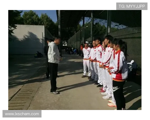 武汉网球队的团队协作之道：凝聚力与默契的完美结合