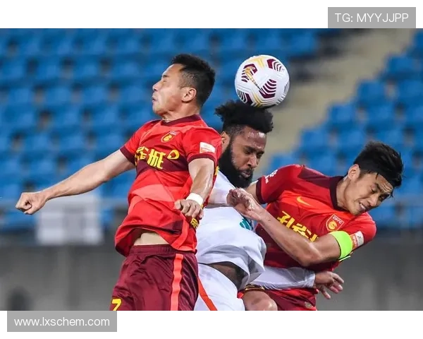 武汉足球队在足球团队协作排行榜中荣登第七名展现出强大团队精神和合作能力