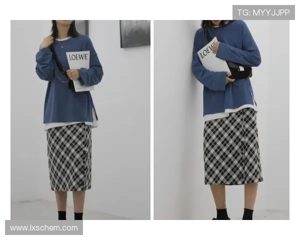 足球明星亲自设计小卡片展现个性魅力与球场风采