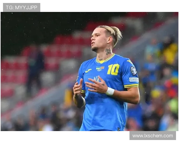 足球明星因特效失控自吓一跳引发网络热议与粉丝关注