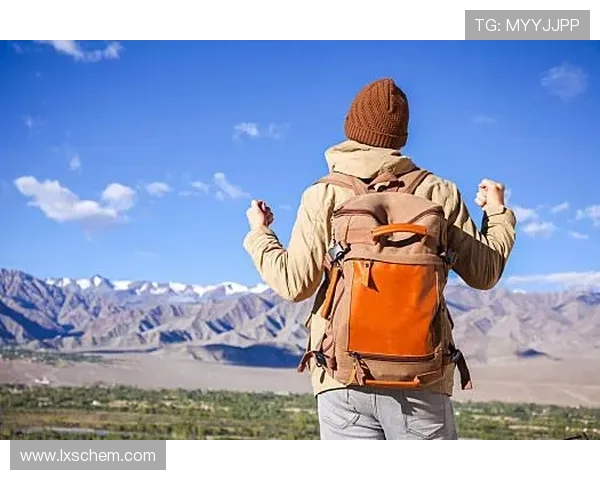 足球明星旅游风采尽显男士魅力的头像展示与分享