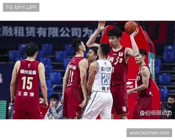 杭州篮球队荣登篮球战术排行榜第三名展现强大实力与团队合作精神